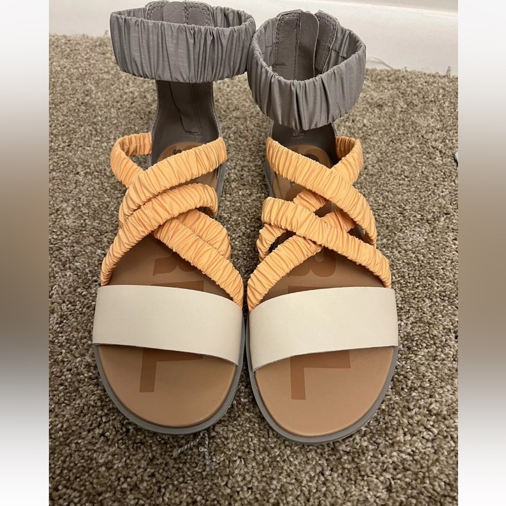 Sorrel Women’s Sandals Orange And Gray NWT